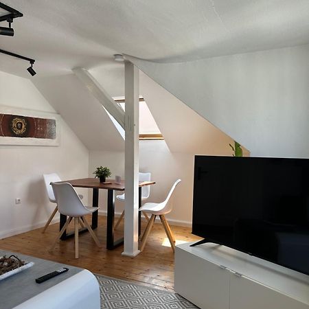 Schoenes City-Apartment Mit 2 Schlafzimmer, Parkplatz, Ruhig Und Hell, D46-Dg Oldenburg Ngoại thất bức ảnh
