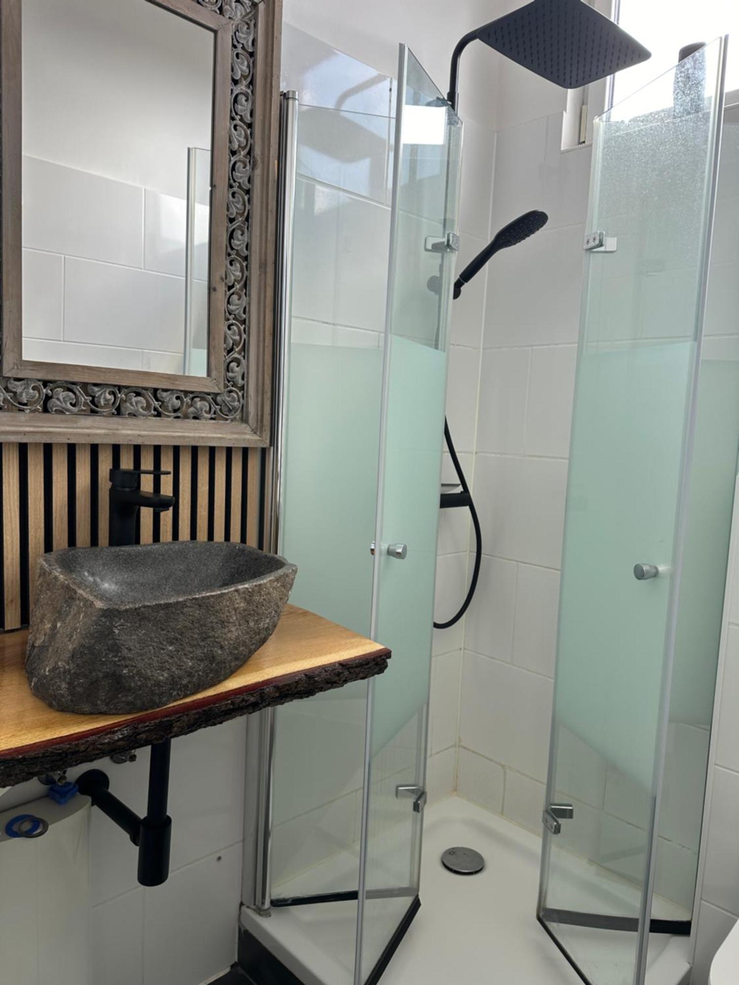Schoenes City-Apartment Mit 2 Schlafzimmer, Parkplatz, Ruhig Und Hell, D46-Dg Oldenburg Ngoại thất bức ảnh