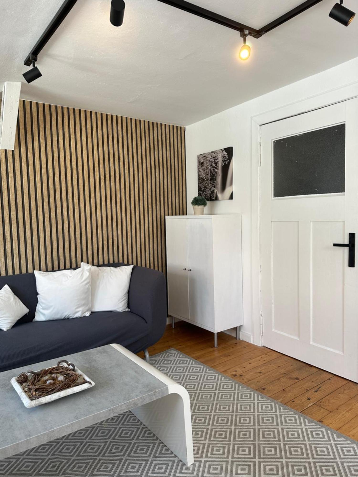 Schoenes City-Apartment Mit 2 Schlafzimmer, Parkplatz, Ruhig Und Hell, D46-Dg Oldenburg Ngoại thất bức ảnh